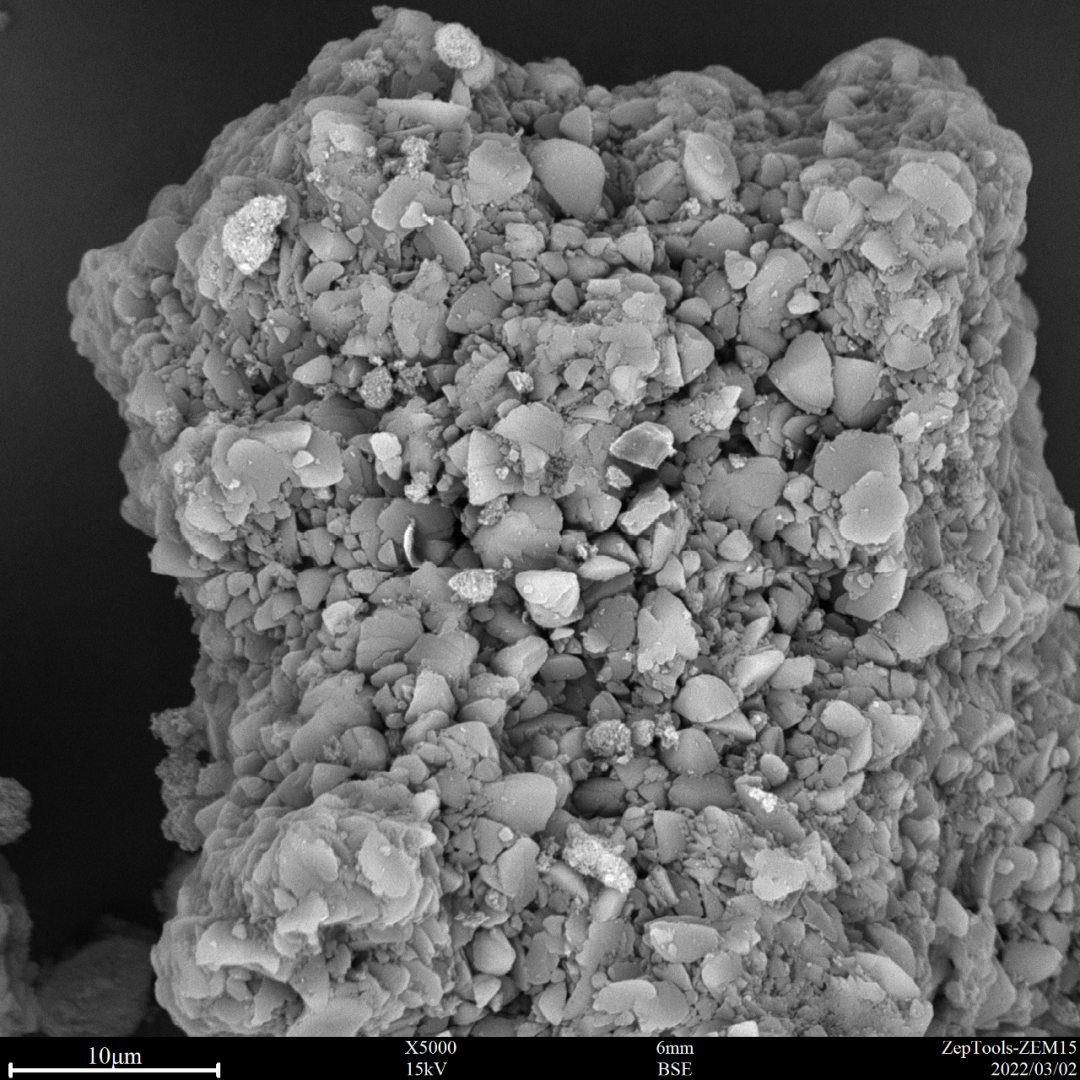 圖3 頭孢(臺(tái)式掃描電鏡5000倍照) 圖3 頭孢(臺(tái)式掃描電鏡5000倍照)